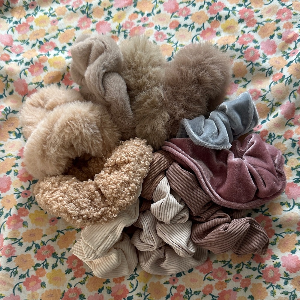 Assorted Taupe/Crean Hair Scrunchies Lot (11)